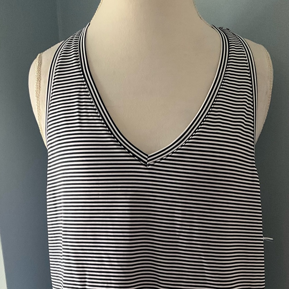 Southern Tide Cherise Racerback Performance Top L NWT